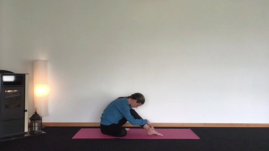 Slow Flow - (Stress & Anxiety) - 20 mins